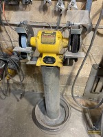 DeWalt DW758 8" Pedestal Grinder