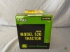 1/16 RC2 John Deere Model 520 Tractor - 2