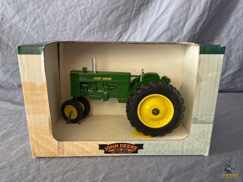 1/16 Liberty John Deere MT Tractor