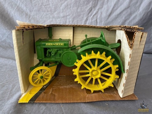 1/16 Ertl John Deere GP Tractor