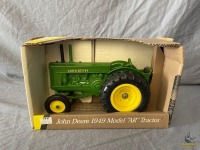 1/16 Ertl 1949 John Deere Model AR Tractor
