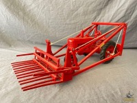 1/16 JE Scale Models 1st Edition Heritage No. 6 Farmall M Tractor w/Farmhand Loader