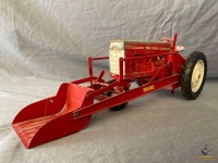 1/16 Tru-Scale Loader Tractor