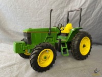 1/16 Ertl John Deere 6400 MFWD Tractor