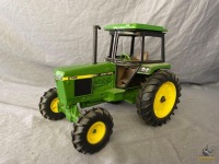 1/16 Ertl John Deere John Deere 2755 MFWD Tractor