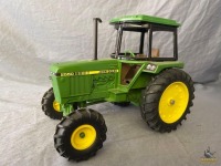 1/16 Ertl John Deere 2550 MFWD Tractor