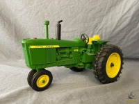 1/16 Ertl John Deere 4010 Diesel Tractor