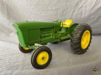 1/16 Ertl John Deere 2WD Row Crop Tractor