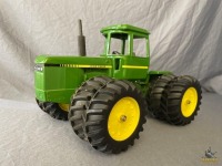 1/16 Ertl John Deere Articulating 4WD Tractor