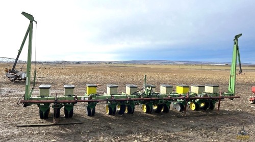 John Deere 7300 MaxEmerge II Corn Planter - OFFSITE