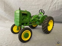 1/16 Spec-Cast John Deere Model LA Tractor