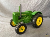 1/16 Ertl John Deere D Tractor