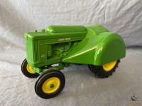 1/16 Ertl John Deere Model 60 Tractor