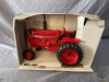 1/16 Ertl International 966 Tractor