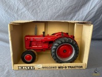 1/16 Ertl International I-D9 Standard Tractor