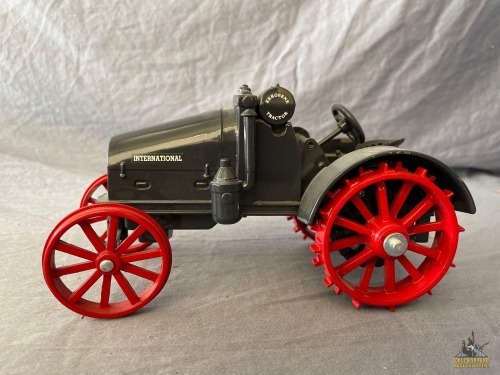 1/16 Scale Models International 8-16 Kerosene Tractor