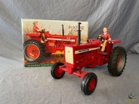 1/16 Ertl Fox Fire Farm International 826 Tractor