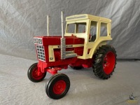 1/16 Ertl International Farmall 1468 Tractor