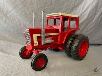 1/16 Ertl International Farmall 1468 Tractor