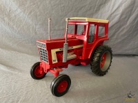 1/16 Ertl International Farmall 1568 Tractor