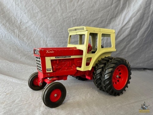 1/16 Ertl International 1466 Turbo Tractor