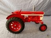 1/16 McCormick Farmall 460 Tractor - 4