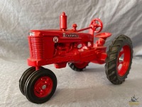 1/16 Scale Models McCormick Farmall Super H Tractor