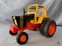 1/16 Ertl Case Agri King 1070 Demonstrator Tractor