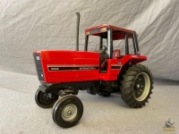 1/16 Ertl International 5088 Tractor