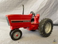 1/16 Ertl International Row Crop Tractor