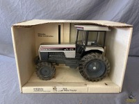 1/16 Scale Models White 170 Workhorse Tractor