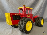 1/16 Scale Models Versatile 825 Tractor