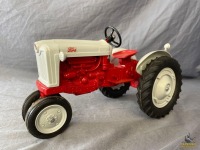 1/16 Scale Models Ford 900 Tractor