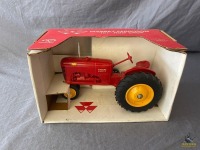 1/16 Spec Cast Massey-Ferguson 101 Row Crop Tractor