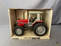 1/16 Ertl Massey-Ferguson 3070 4-WD Tractor