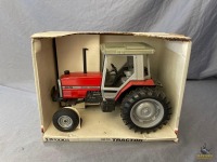 1/16 Ertl Massey-Ferguson 3070 Tractor