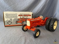 1/16 Ertl Allis-Chalmers D-19 Diesel Tractor