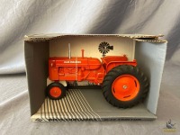 1/16 Scale Models Allis-Chalmers D17 Tractor