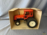 1/16 Ertl Deutz-Allis 8030 Tractor