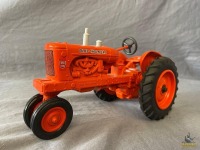 1/16 Ertl Allis-Chalmers WD45 Tractor