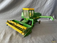 John Deere 660 Combine