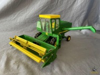 John Deere 6600 Combine