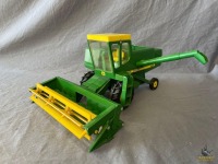 John Deere 6600 Combine