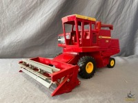 Ertl Massey-Ferguson 760 Combine