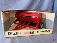 1/16 Ertl Case 5100 Grain Drill