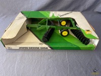 1/16 Ertl John Deere Disk