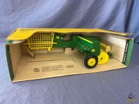 1/16 Ertl John Deere Baler