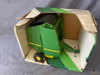 1/16 Ertl John Deere Round Baler