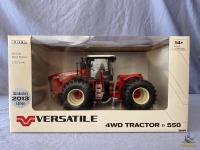 1/32 Ertl Versatile 550 Tractor