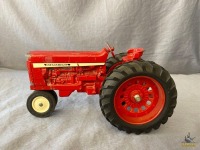 Ertl International Tractor